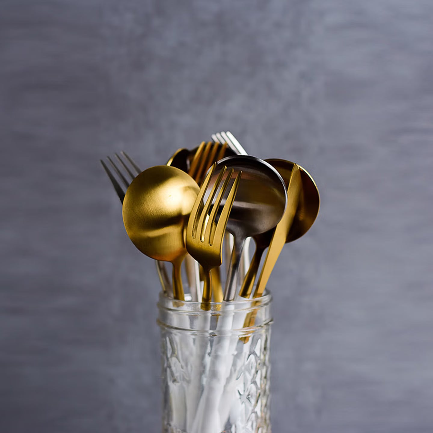 Western dining tableware - steak knife and fork, 304 stainless steel coffee spoon, Western dining knife and fork, dinner fork, Western spoon - knife and fork set, gift box knife and fork set of four pieces