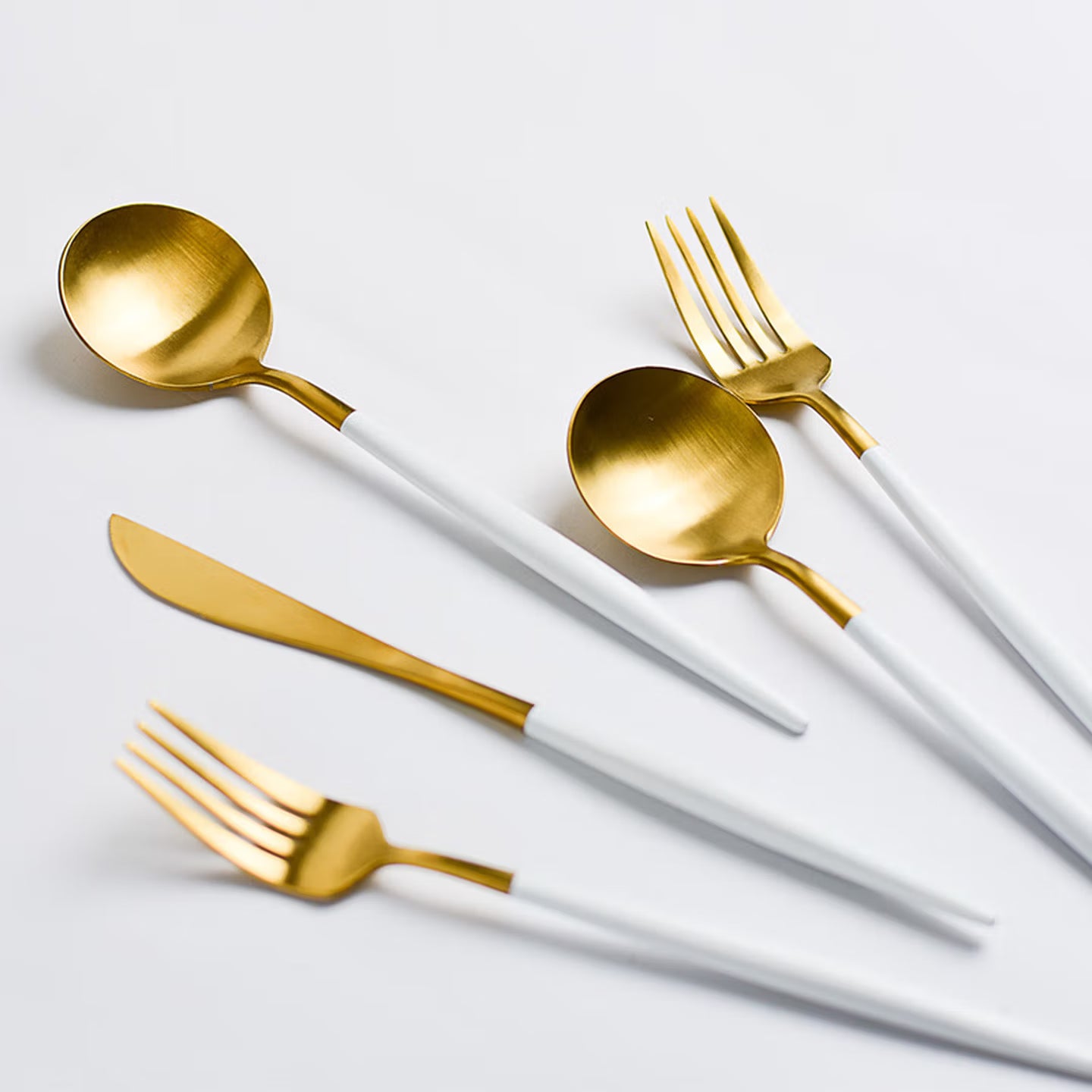 Western dining tableware - steak knife and fork, 304 stainless steel coffee spoon, Western dining knife and fork, dinner fork, Western spoon - knife and fork set, gift box knife and fork set of four pieces