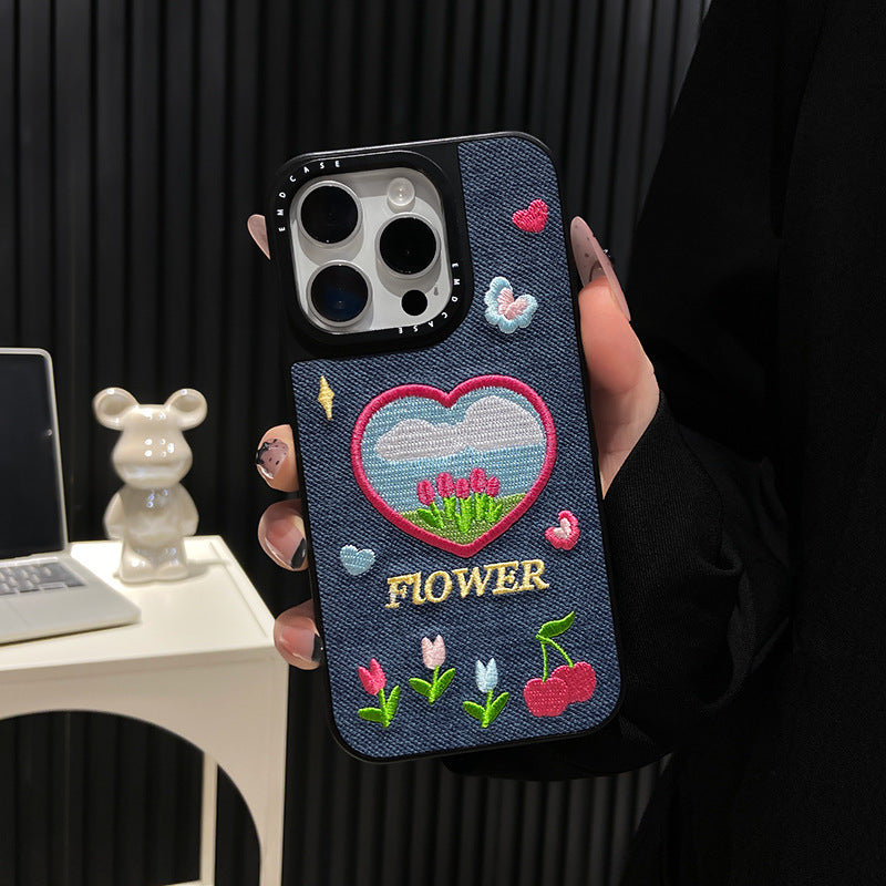 The POD embroidered phone case can be applied to various iPhone phone cases in large quantities and can be customized according to the desired pattern.