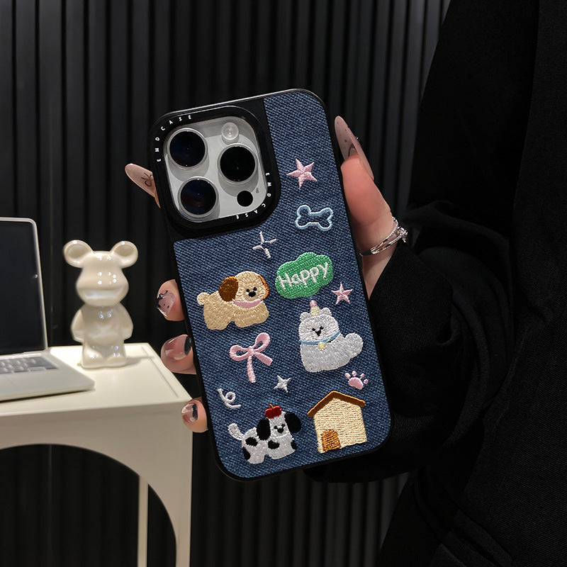 The POD embroidered phone case can be applied to various iPhone phone cases in large quantities and can be customized according to the desired pattern.