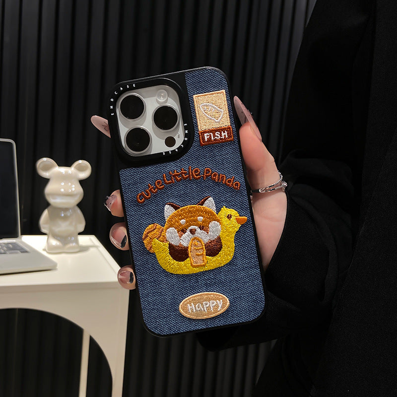 The POD embroidered phone case can be applied to various iPhone phone cases in large quantities and can be customized according to the desired pattern.