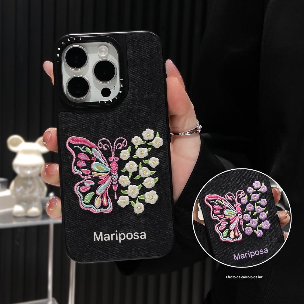 The POD embroidered phone case can be applied to various iPhone phone cases in large quantities and can be customized according to the desired pattern.