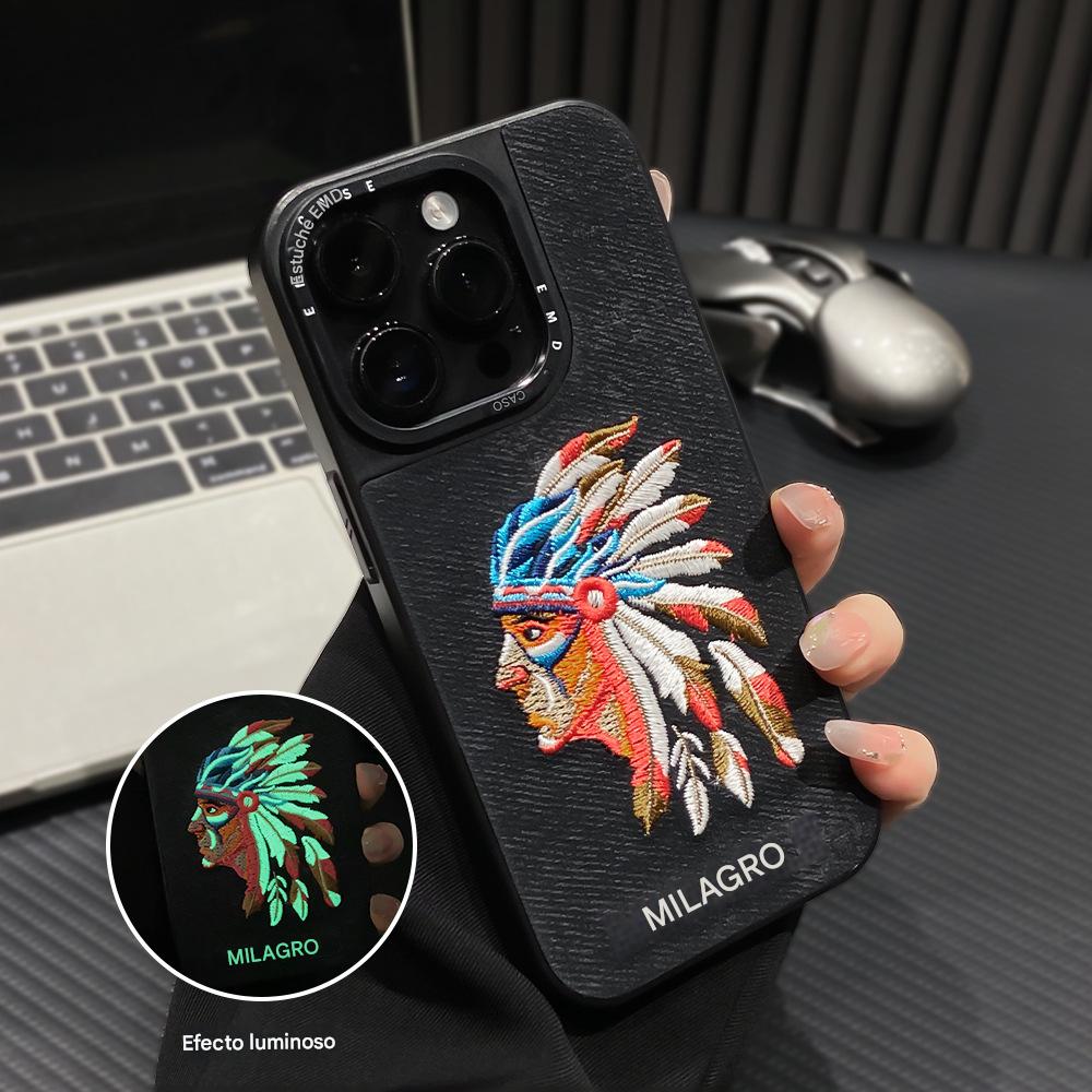 The POD embroidered phone case can be applied to various iPhone phone cases in large quantities and can be customized according to the desired pattern.