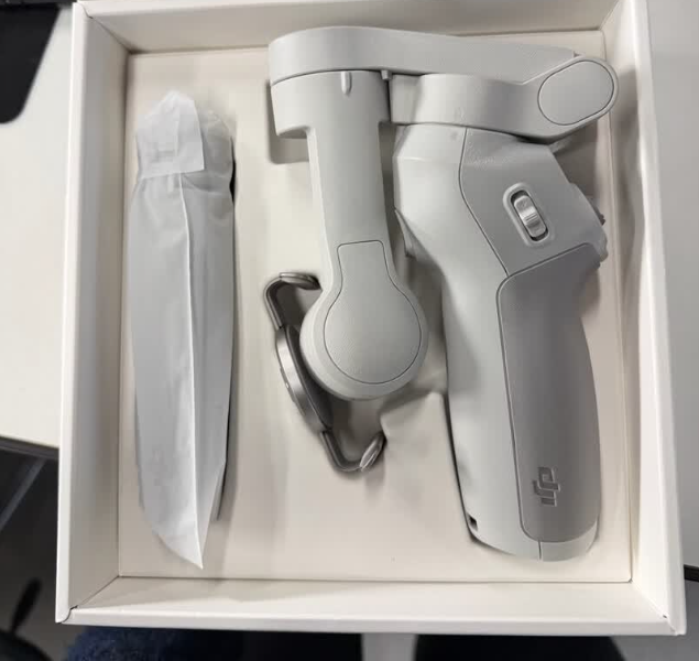 Mobile gimbal stabilizer - AI follow-up intelligent tracking - Selfie stick - Vlog shooting tool - Foldable gesture tracking - Handheld stabilizer 【Free with beauty light + selfie device】 Official standard configuration