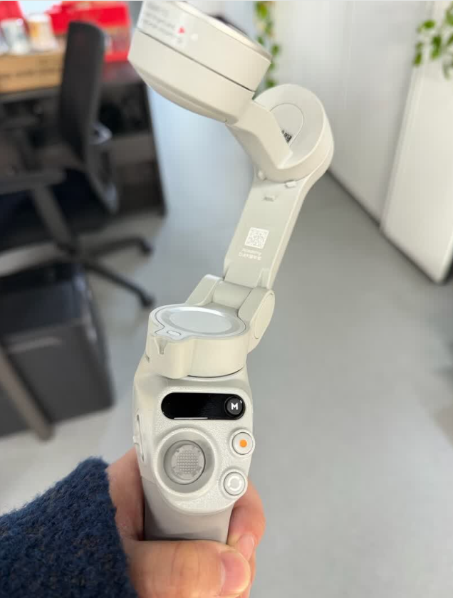 Mobile gimbal stabilizer - AI follow-up intelligent tracking - Selfie stick - Vlog shooting tool - Foldable gesture tracking - Handheld stabilizer 【Free with beauty light + selfie device】 Official standard configuration
